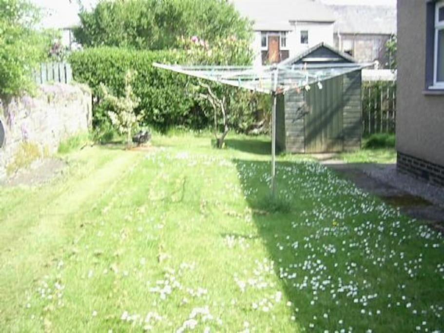 Garden Cottage เฮเลนส์บะระ ภายนอก รูปภาพ