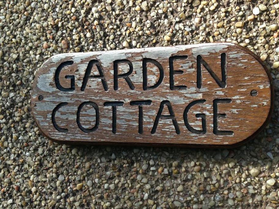 Garden Cottage เฮเลนส์บะระ ภายนอก รูปภาพ